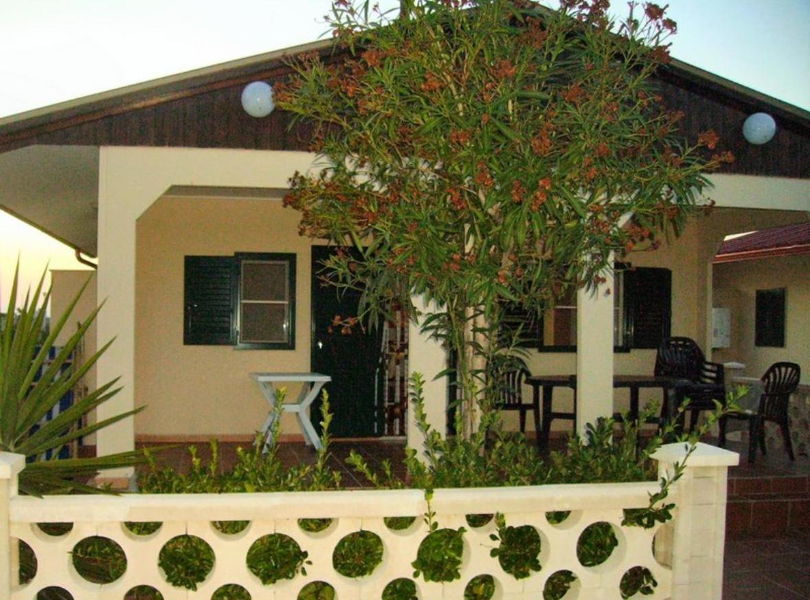 Villaggio Turistico La Baia Degli Angeli Margherita Di Savoia Exterior photo